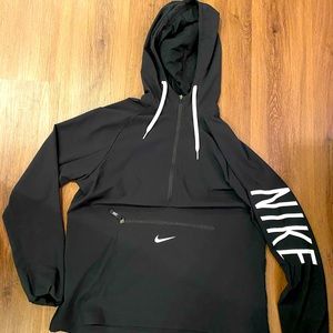 Women’s Size Medium Black Nike Windbreaker